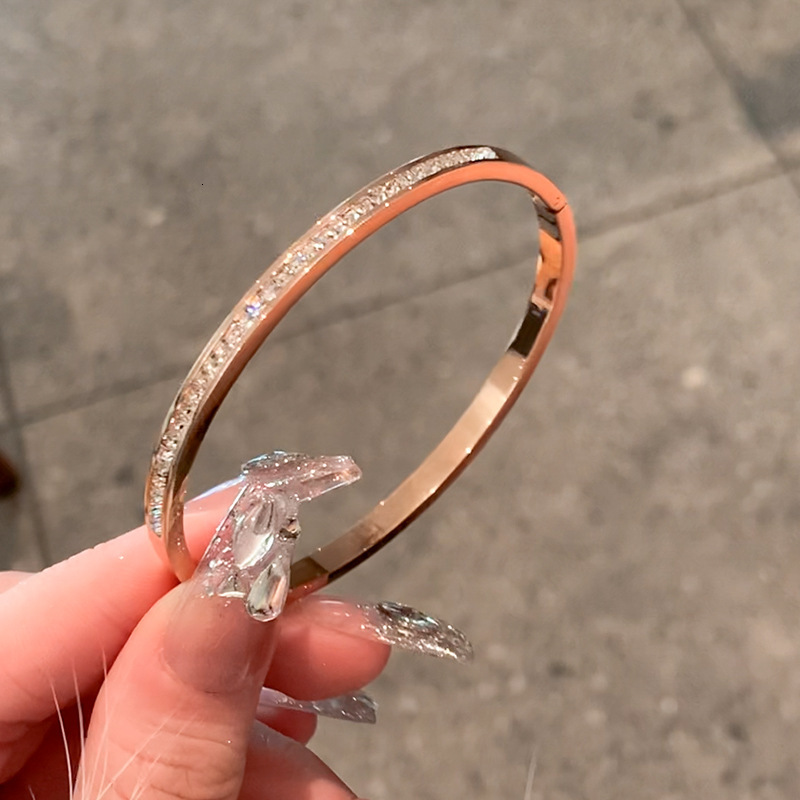 Women's Bracelet High-end Zirconia Round Bracelet Silver Bracelet Handmade Jewelry New Style Luxury High-end Jewelry Designer Accessories