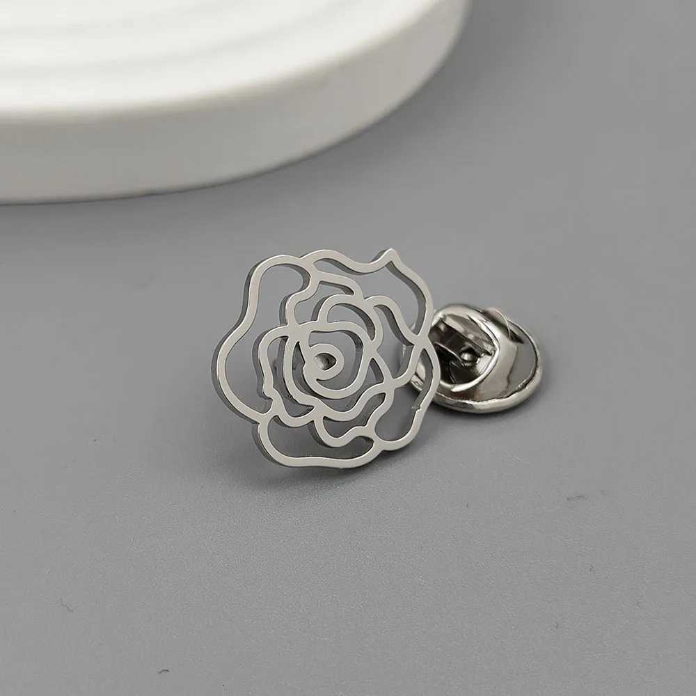 New hip-hop style rose hollow stainless steel gold-plated badge suit lapel pin waterproof black mens brooch set Z260401