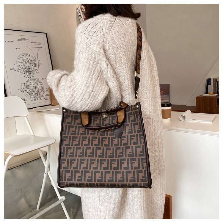 Women's handbags, new autumn winter large-capacity tote foreign trade wholesale shoulder bags, simple and versatile