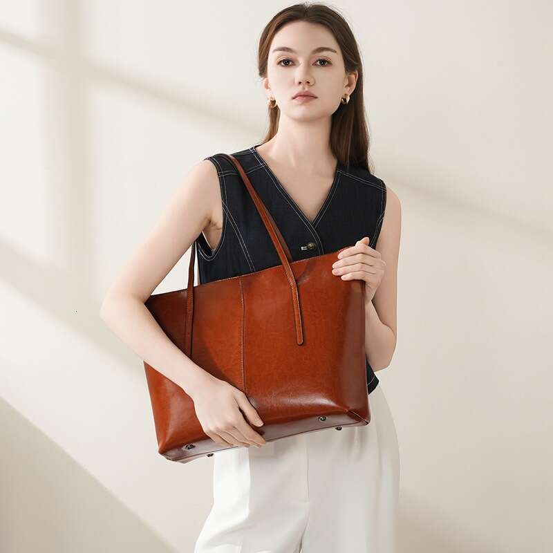 2026 New Large Capacity Genuine Leather Tote Bag for Women, All-Match Handbag Underarm Shoulder Bag, Niche Design SENYY