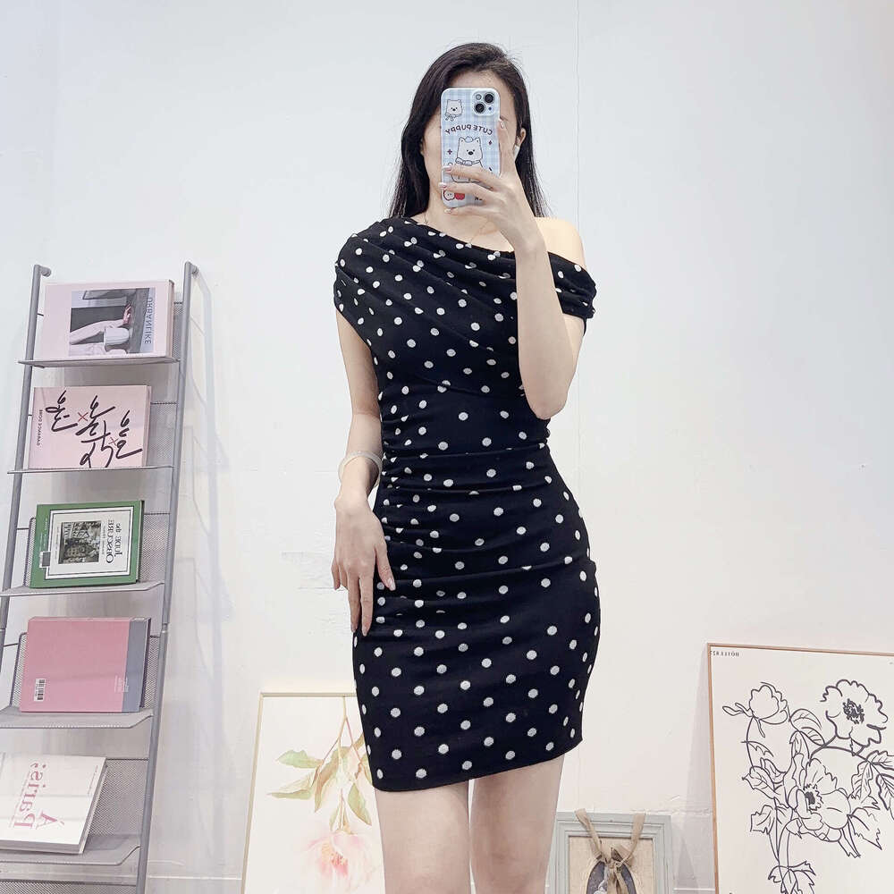 2026 Spring New Designer Women's Black and White Dot Fashion Sleeveless k30 Waist Knitted Dress