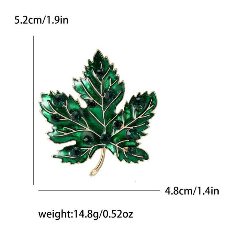 The New Hot-selling Retro Maple Leaf Brooch High-end Temperament Simple Gradient Color Brooch Suit Accessories Z260401
