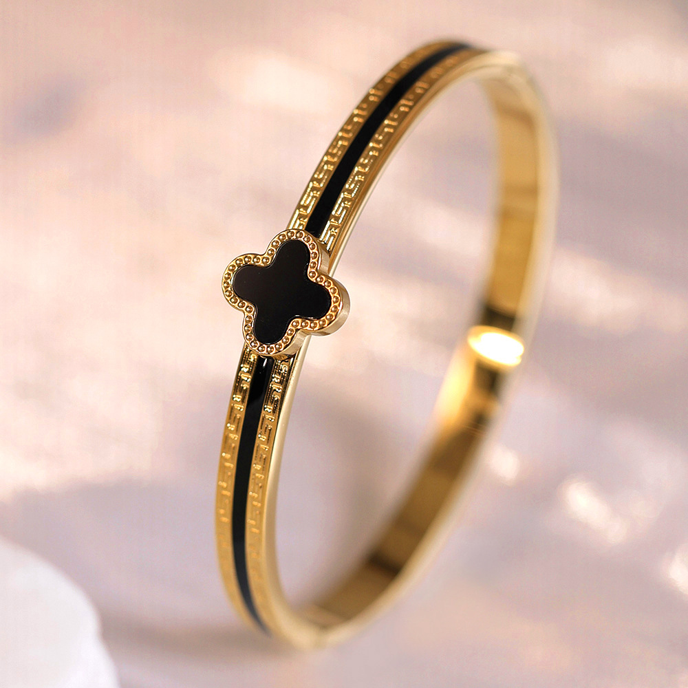 Ten Diamond Permanent Color Mirror Buckle Clasp - Designer Watch Band - Fashionable And Luxurious - Elegant - Eye-catching Four-leaf Clover Design