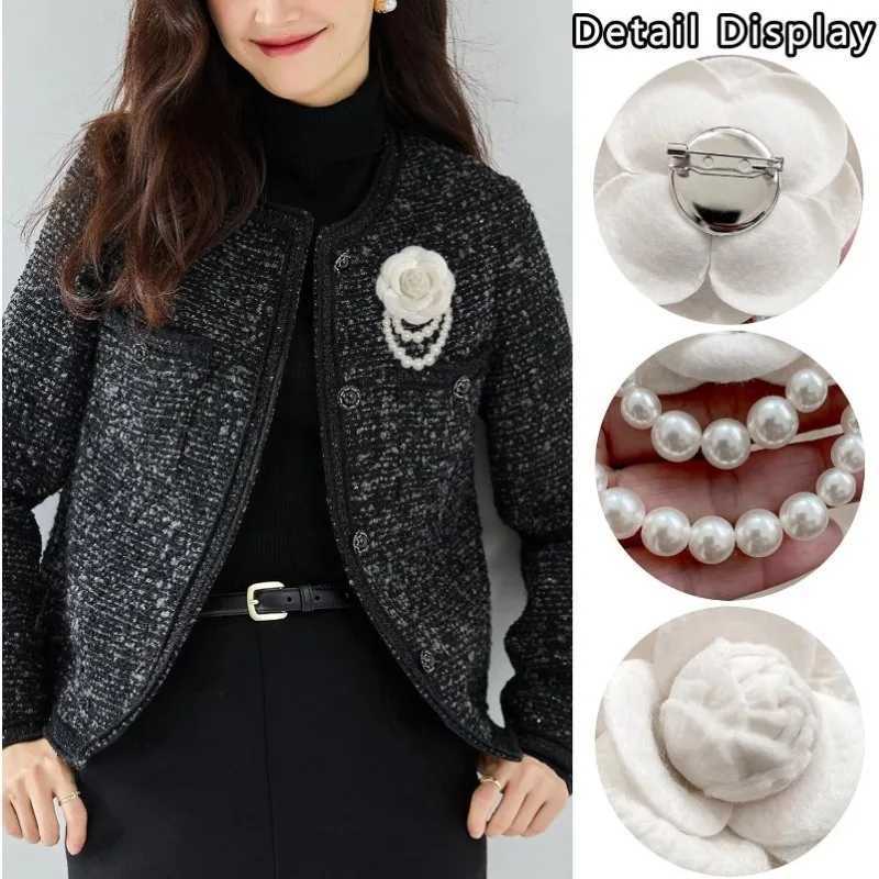 Small Fragrance Corsage Retro Delicate Black and White Camellia Brooch Pearl Beaded Pin Bracelet Dual-purpose Z260401