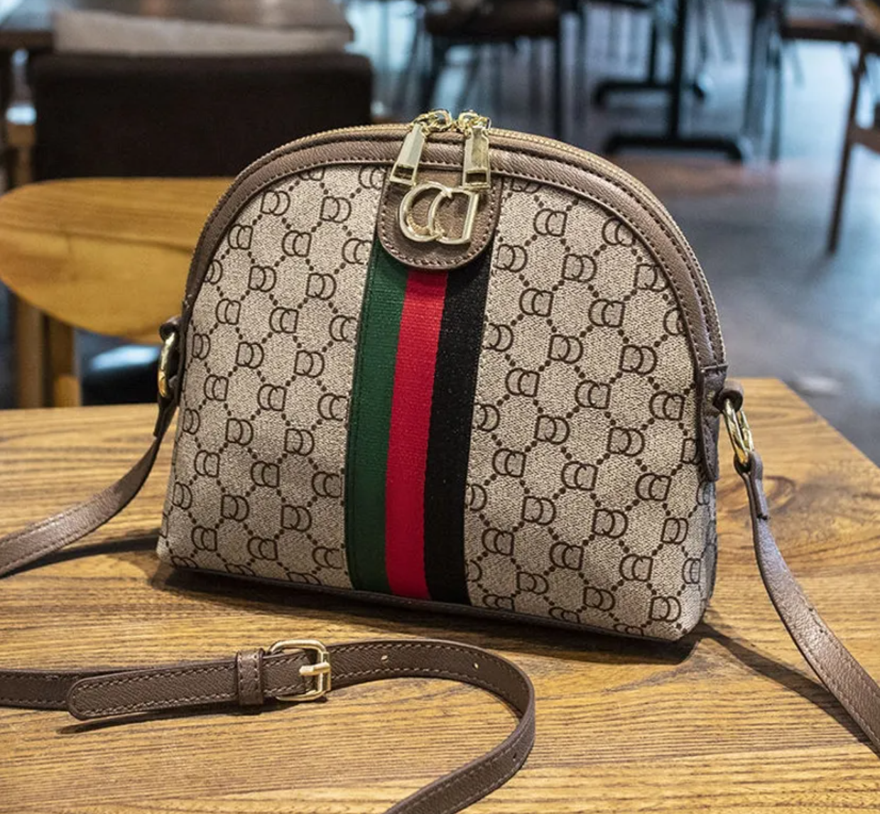 New Men Women Luxury Designer Shoulder Bags Women Shell Bag Canvas Leather Handbags Ladies Tote Womens Purse Messenger Bags