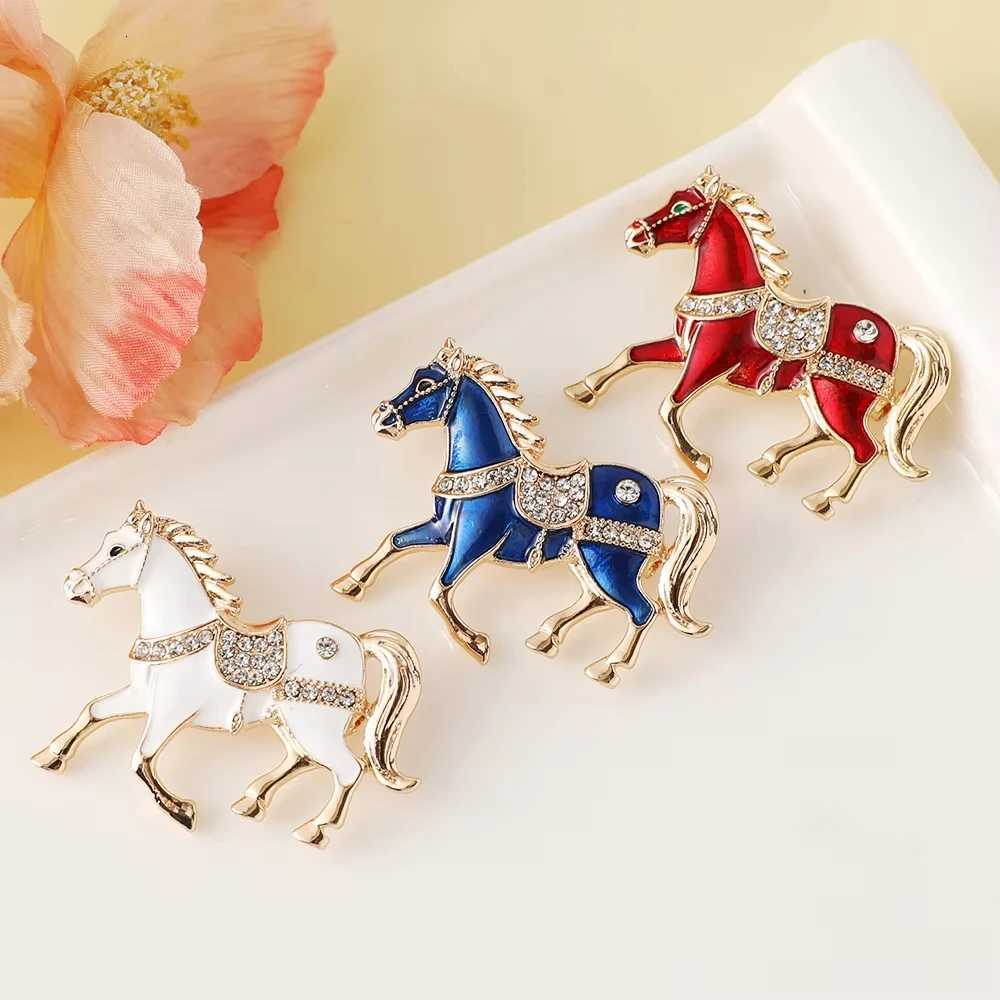 FTCY Luxury Horse Brooches for Women Enamel Rhinestone Animal Pins Womens New Year Party Gifts Jewelry Accessories Z260401