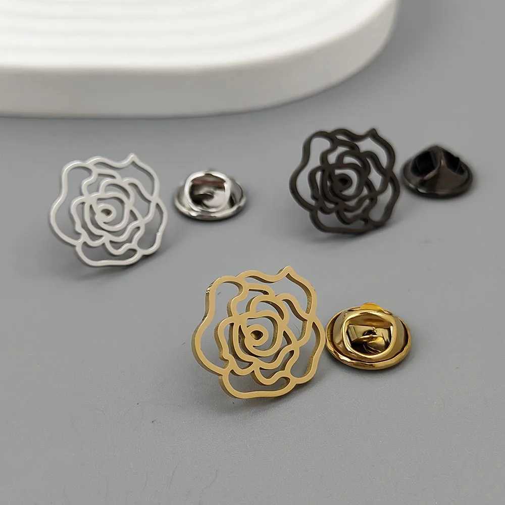 New hip-hop style rose hollow stainless steel gold-plated badge suit lapel pin waterproof black mens brooch set Z260401
