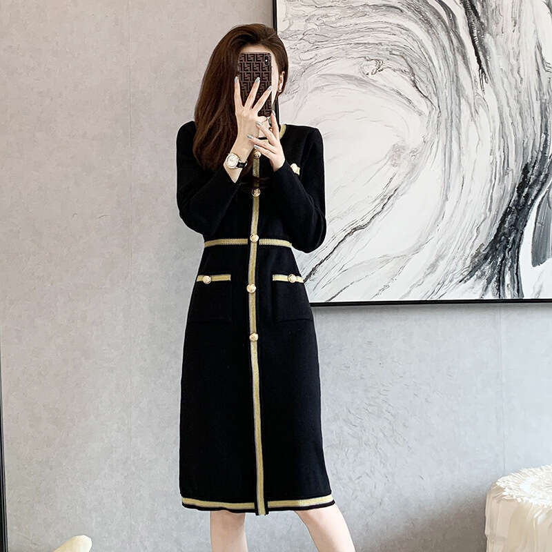 Designer French Elegant Women's Knitted Autumn and Winter Shining Thread Color blocked Long k30 Sleeve Base Sweater Dress 2026