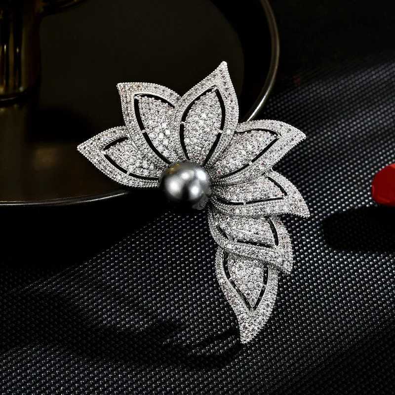 New design three-dimensional leaf brooch wholesale fashion creative suit coat accessories fashion versatile brooch Z260401