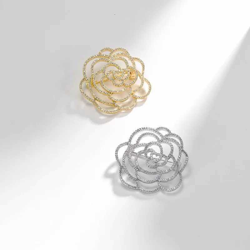 womens camellia hollow brooch trendy luxury exquisite accessory pins Z260401