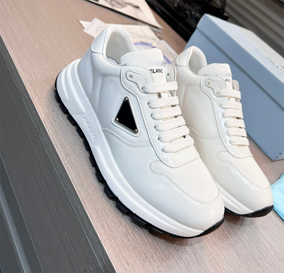 Outdoor couple casual shoes luxurious retro leather trainer sports black and white sports technology fabric lightweight sole sports shoes EU36-46