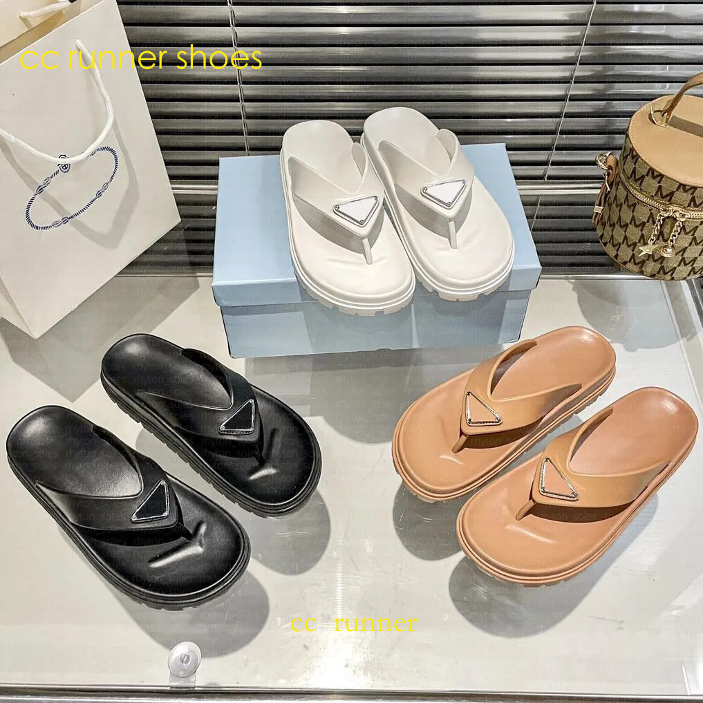 with logo designer Slippers Womens Lug Tread Rubber Thong Sandals Black White Lady P Flip Flops Slides Slipper Women Summer Outdoor Luxury Fashion Flat Slide Sandal