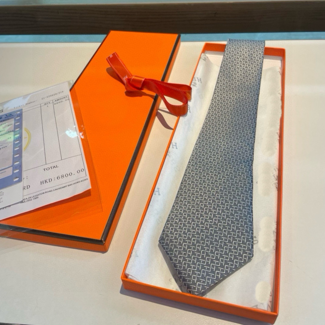 NEW Tie HHH Patterned Silk Neck Ties for Gentlemen: Premium Material & Stylish Appearance Suitable for Formal Occasions 9845