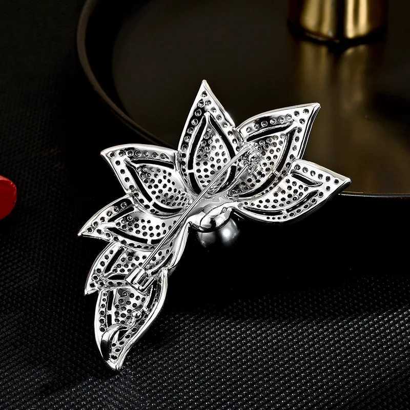 New design three-dimensional leaf brooch wholesale fashion creative suit coat accessories fashion versatile brooch Z260401