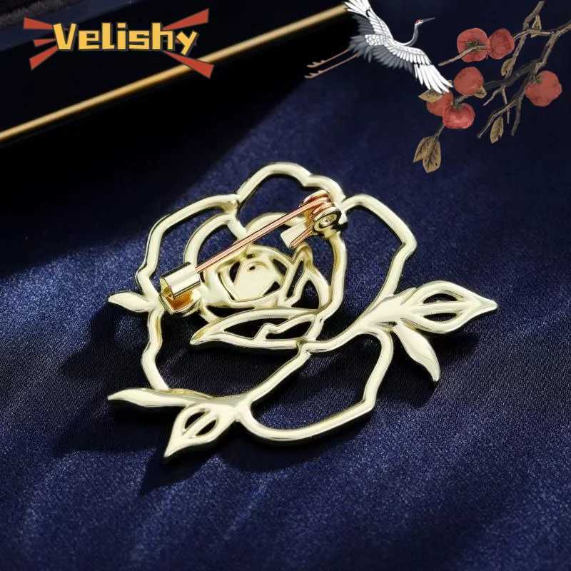 Korean Simple Hollowed Out Rose Brooch For Women Men Unisex Corsage Pin Temperament Suit Coat Party Accessories Gift Z260401