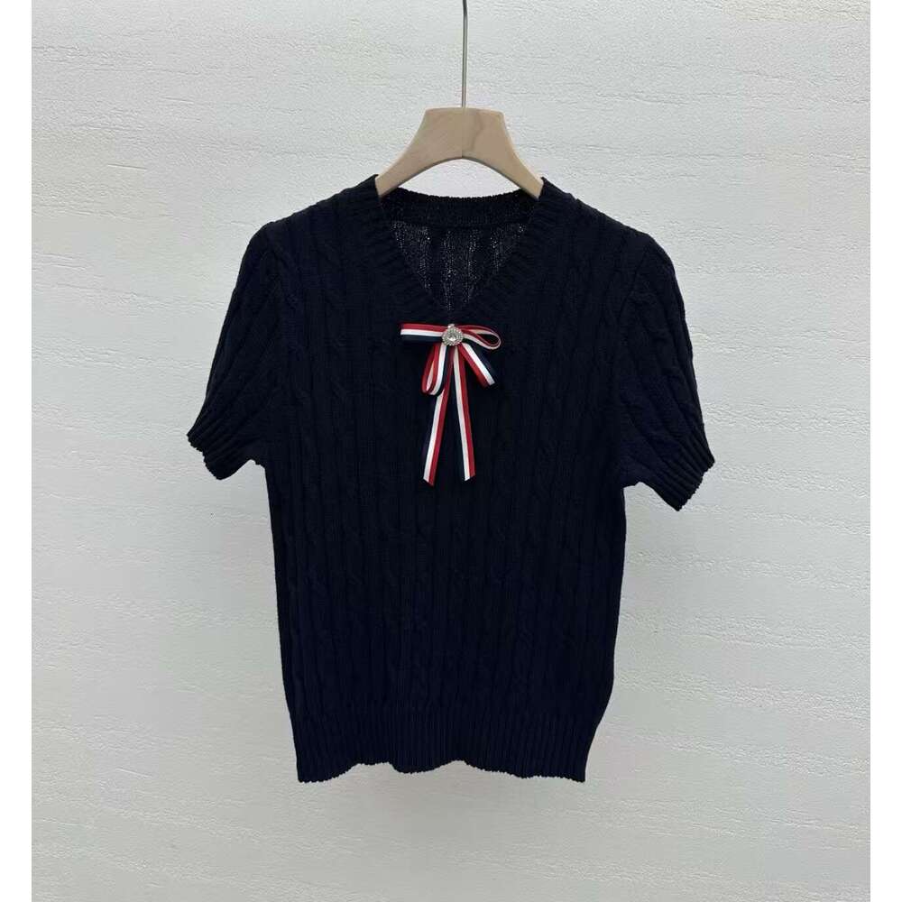 Designer's chic bow V-neck knitted women's young and fashionable summer new short sleeved slim fit k30 multifunctional top