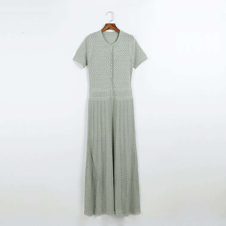 Summer New Designer Round k30 Neck Extended Short Sleeve Knitted Dress Single Row Bead Button Diamond Horn Ruffle Skirt