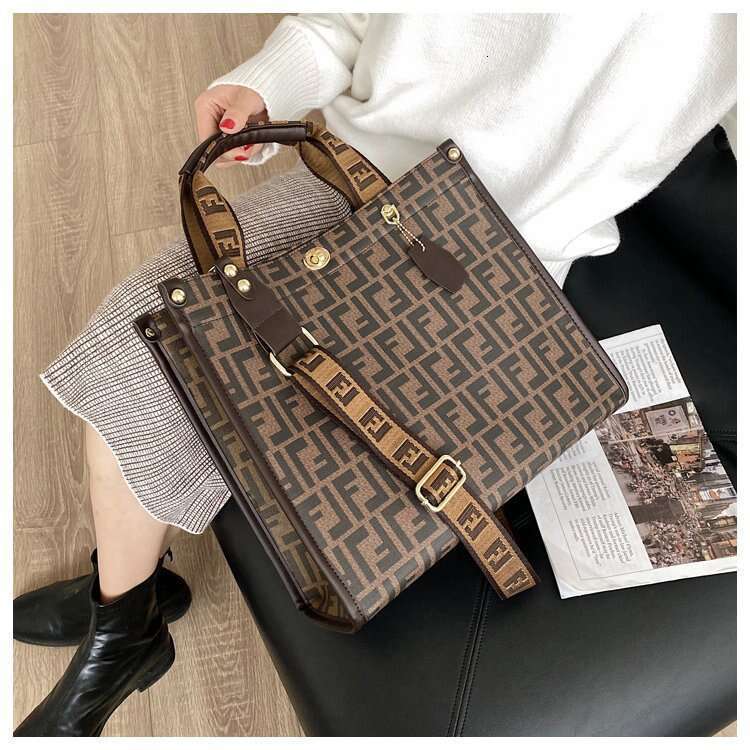 Women's handbags, new autumn winter large-capacity tote foreign trade wholesale shoulder bags, simple and versatile