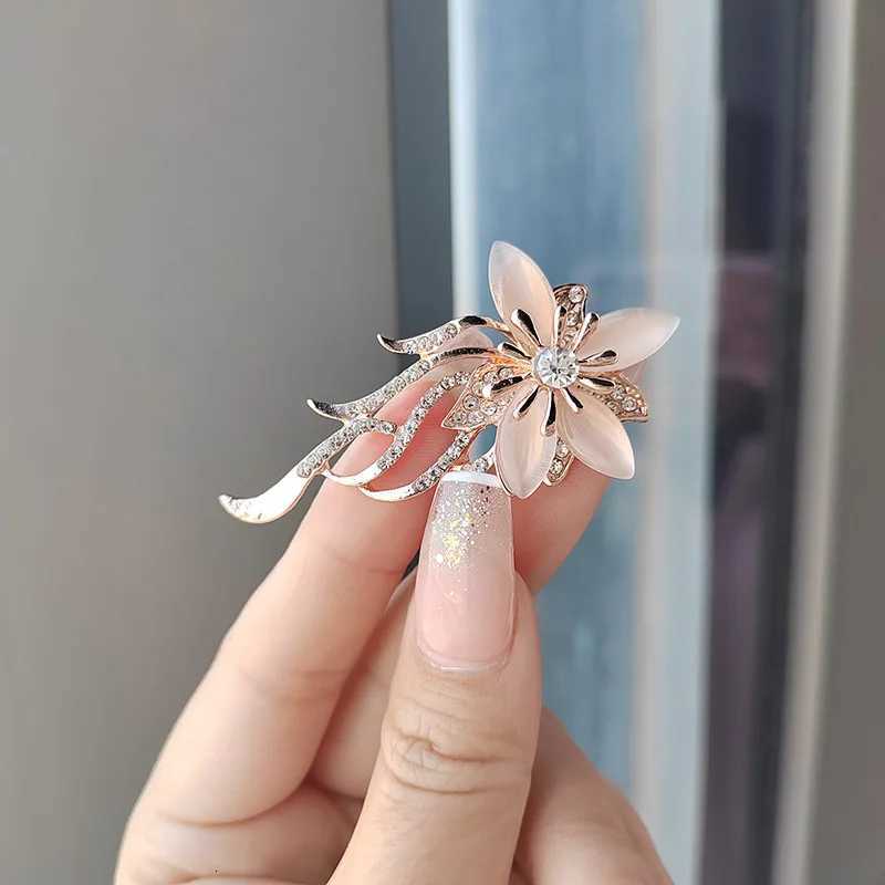 Fashion Flower Brooch For Women Rhinestone Brooch Jewelry Opal Brooch Pins Jewelry Girl Gift 2023 Z260401