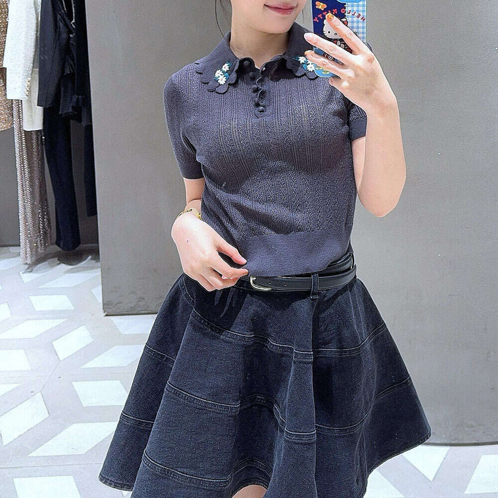 2026 autumn new French retro collar embroidered flower k30 slim knit pullover suitable for women