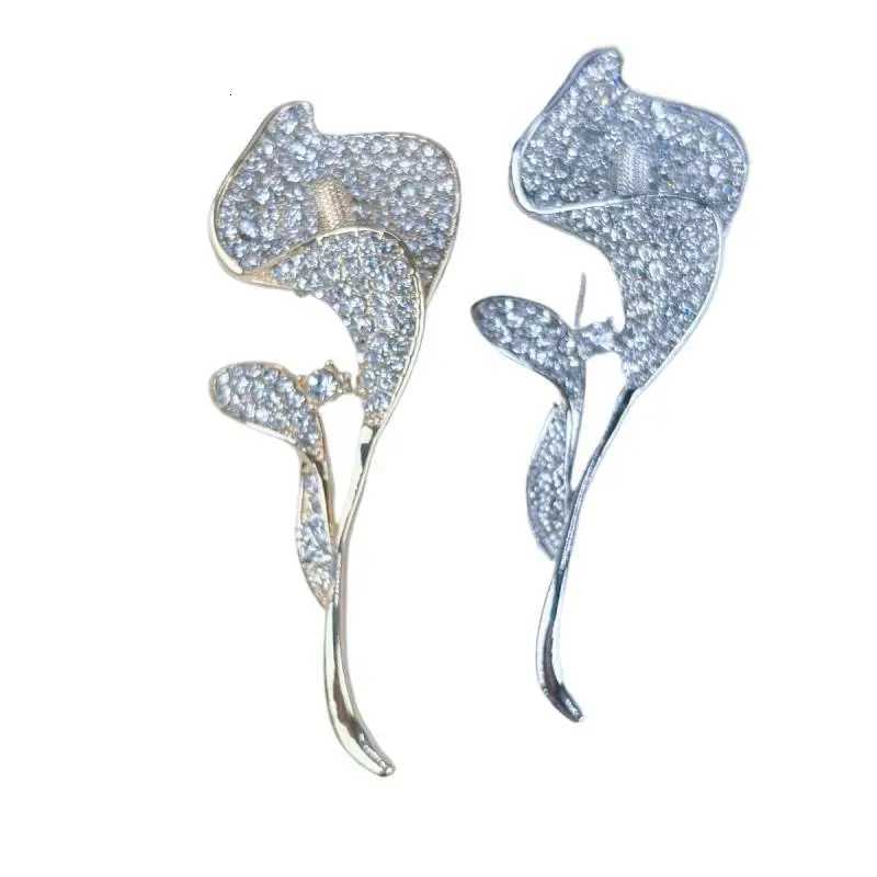 Fashion Exquisite Shiny Rhinestone Tulip Brooches For Women Clothing Coat Jewelry Accessries Gift Z260401