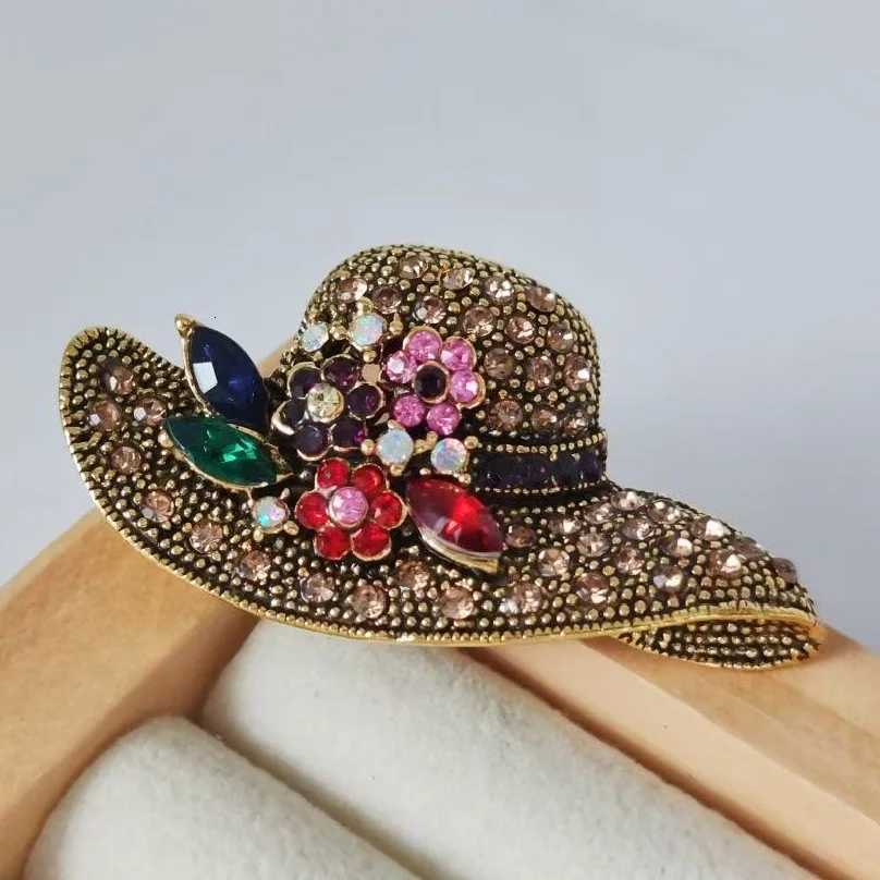 Retro Rhinestone Flower Sun Hat Shape Brooches For Women Clothing Accessories Lady Holiday brooch Gifts Z260401