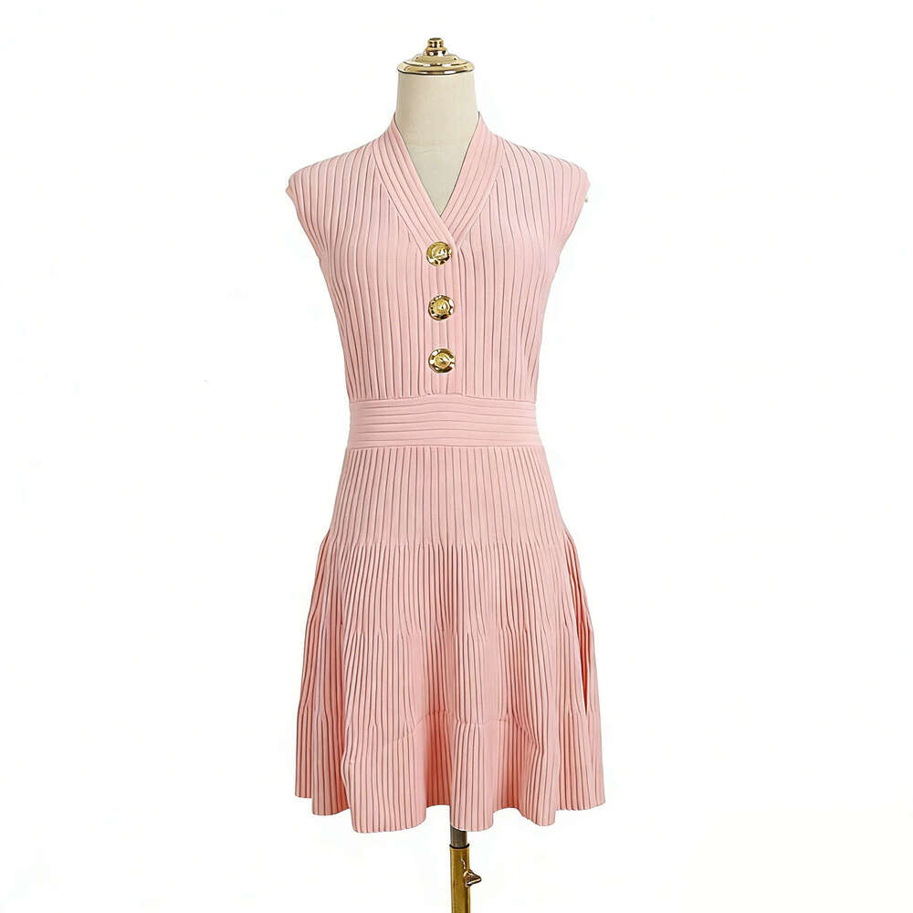 k30 Designer's sweet and elegant sleeveless knitted summer new V-neck gold button waist pleated skirt 2026