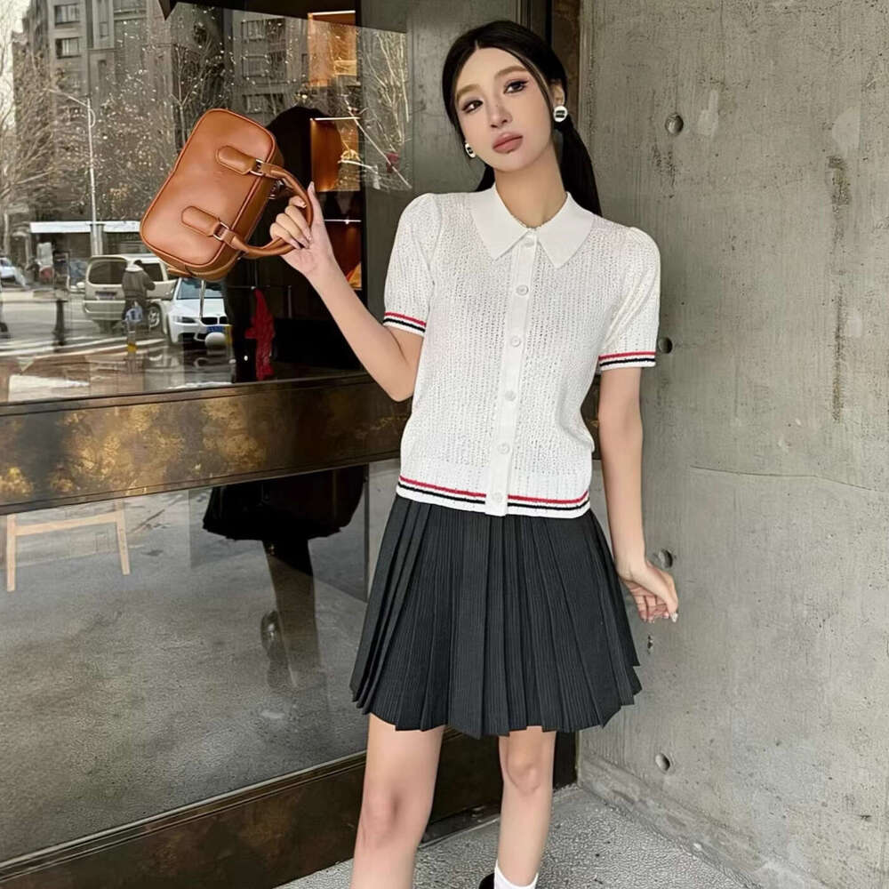 Designer High end Academy Style Fashionable Age reducing Dog Design Collar Short sleeved Knitted k30 Women's Cardigan Top