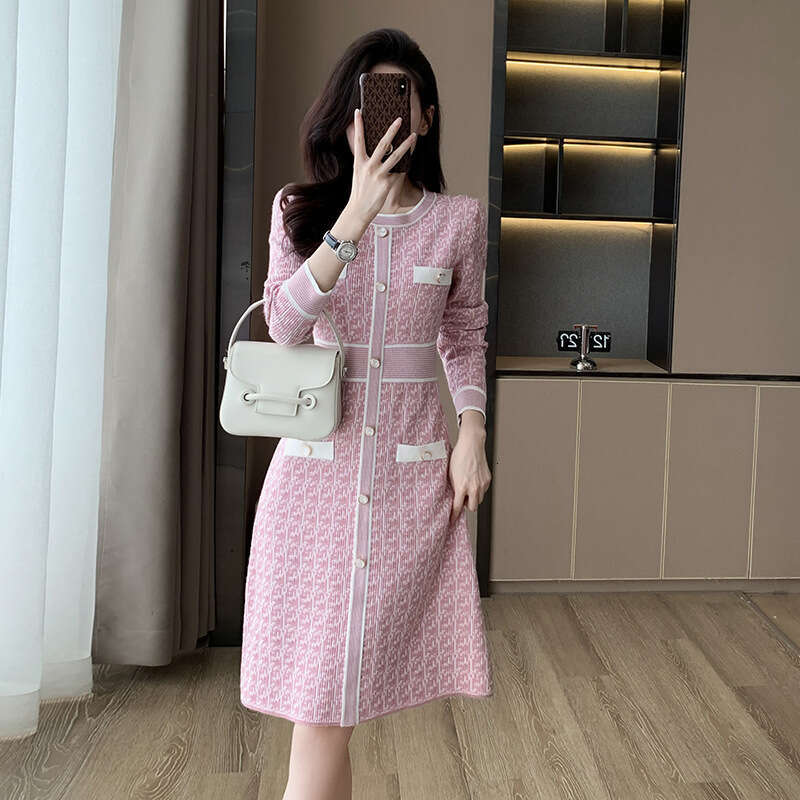 Autumn and winter women's clothing k30 fashion designer trend new high-end small fragrance style long sleeved A-line knitted women's clothin
