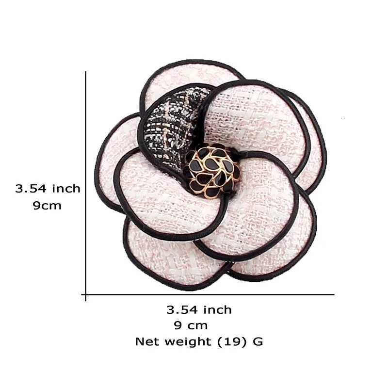 High Grade Elegant Vintage CC Brooches for Women Girls Gift Clothing Accessories Camellia Woman Brooch Z260401