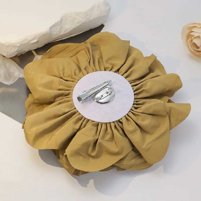 16cm Peony Fabric Brooch for Women High-end Luxury Jewelry Accessory Pin Suitable Parties Banquets Weddings Gift Corsage Z260401