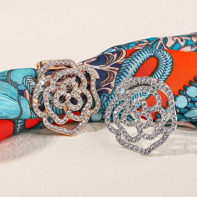 New Rose T-shirt Corner Dual-use Scarf Fixed Knot Buckle High-end Brooches For Women Corsage Pin Waist Artifact Accessories Z260401