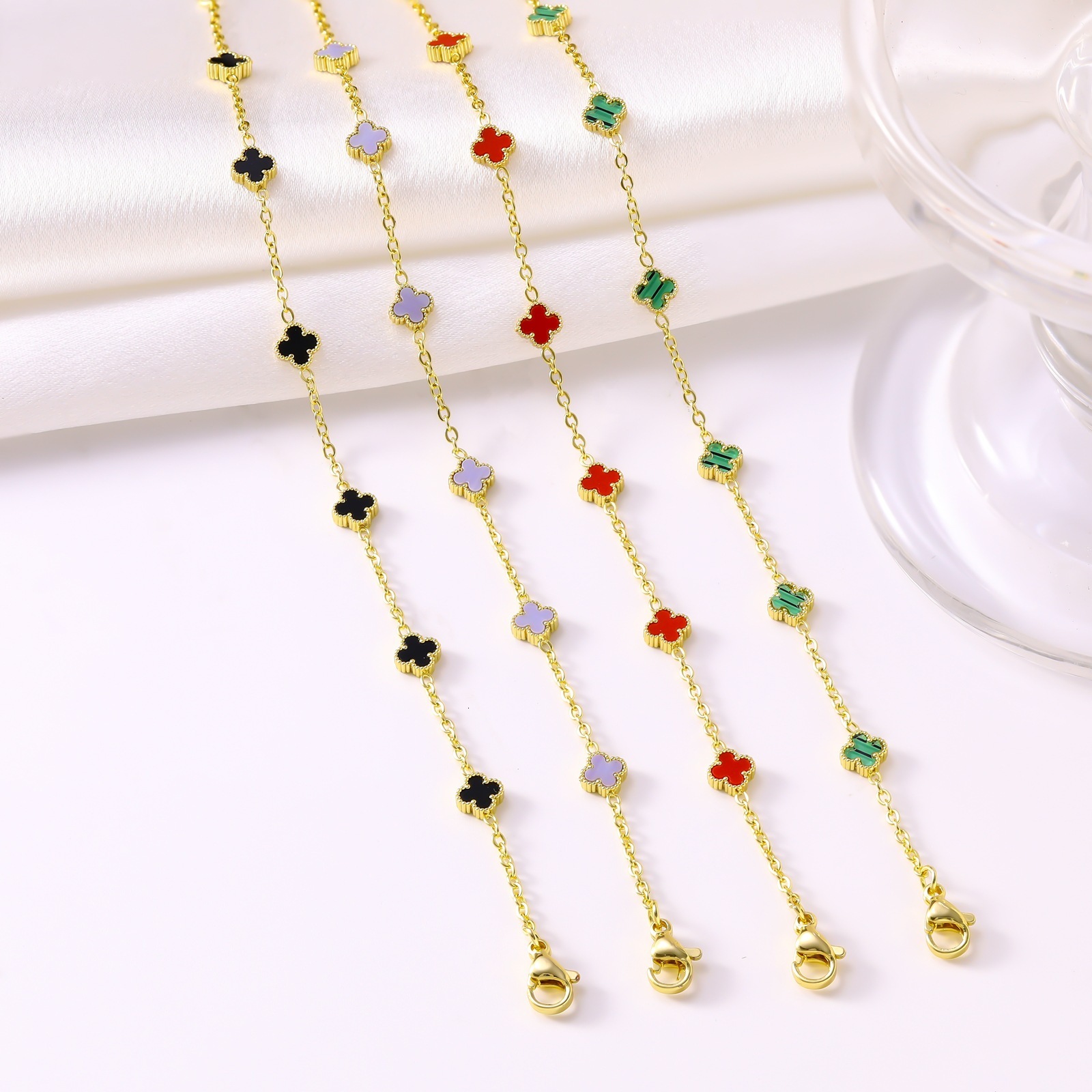 Lucky Four-leaf Clover Bracelet - 18K Vacuum Electroplated - Fashionable For Ladies - Designer Jewelry - Luxurious And Elegant