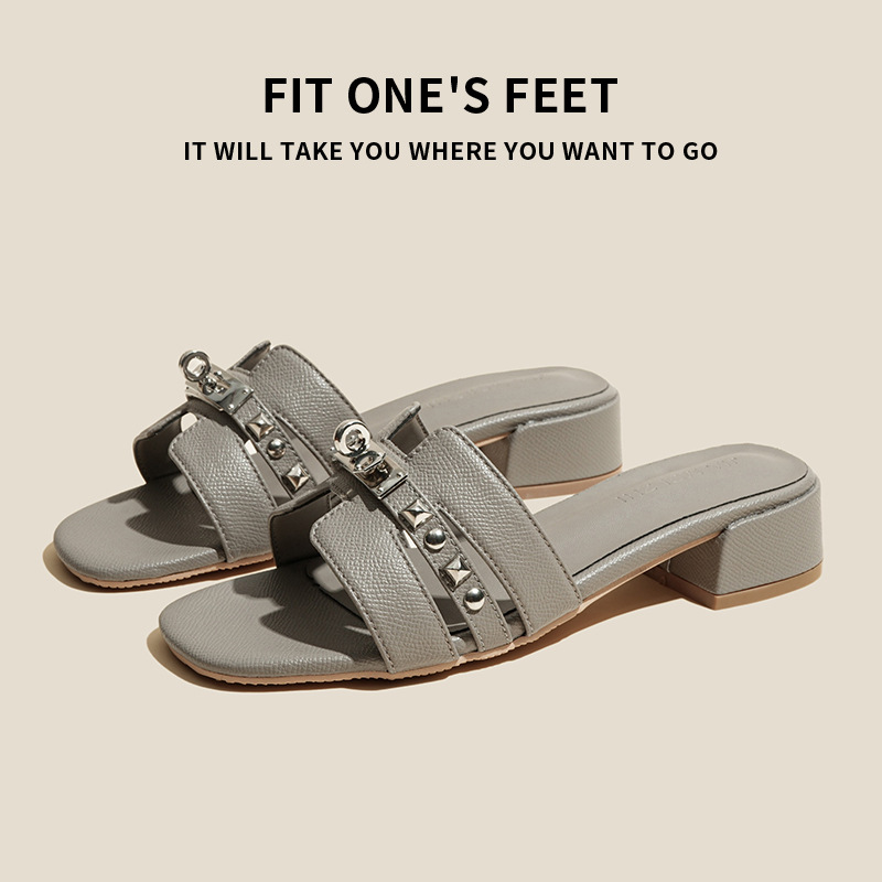 Free shipping designer slippers for womens flat sandals black beige brown grey khaki white Fashionable versatile Soft outsole outdoor casual flat slip