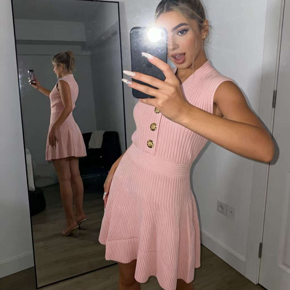 k30 2026 Spring/Summer New Designer French Social Style Slimming Sleeveless V-neck Women's Knitted Dress