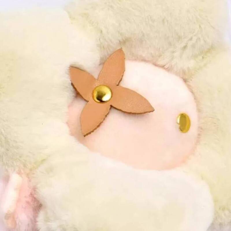 Luxury keychain designer Flower doll Women's bag charm Soft plush flower ornaments for handbag decoration and daily carrying Free Shipping