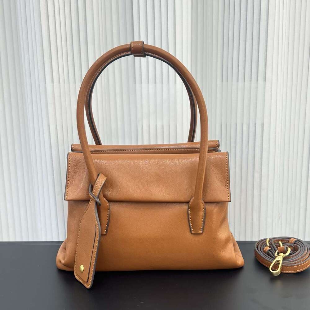 Vintage Retro Women's Genuine Leather Handbag, 2026 New Arrival Large Capacity Daily Commute Bag, Fashion Shoulder Crossbody Bag, Factory Wholesa