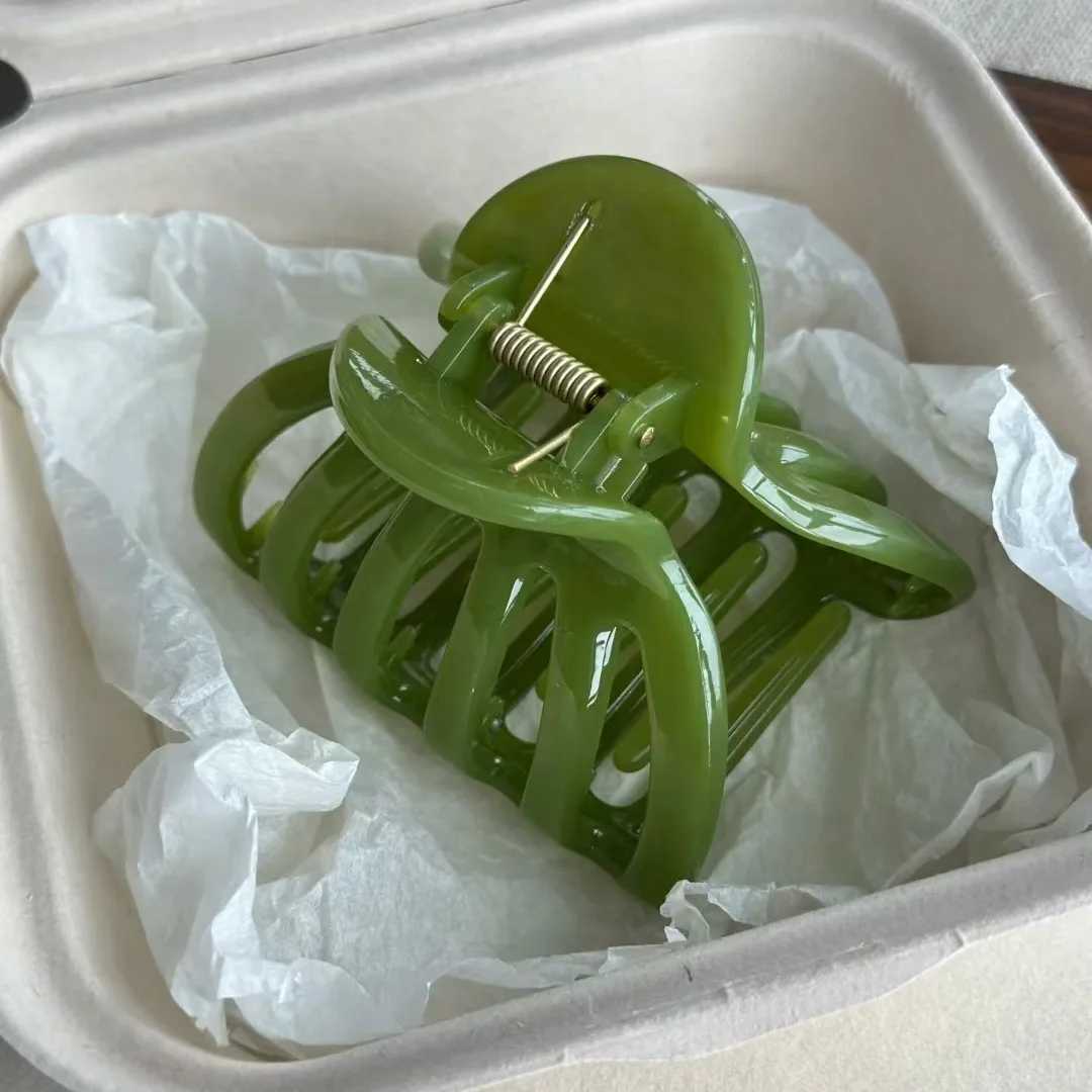 French Style Pumpkin Large Hair Claw Clips Geometry Hollow Hair clamp Classy Hairgrip Ponytail Clip hair Accessories For Women H260402