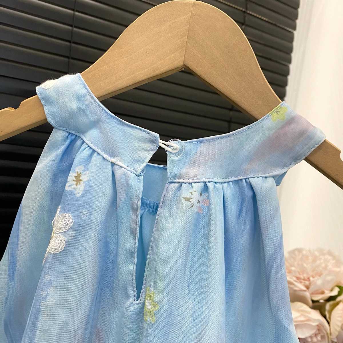 Summer Girls Dress Floral Embroidered Cake Dress With Halter Neck Fashion Princess Dress Children Clothing For 3-7Y H260402