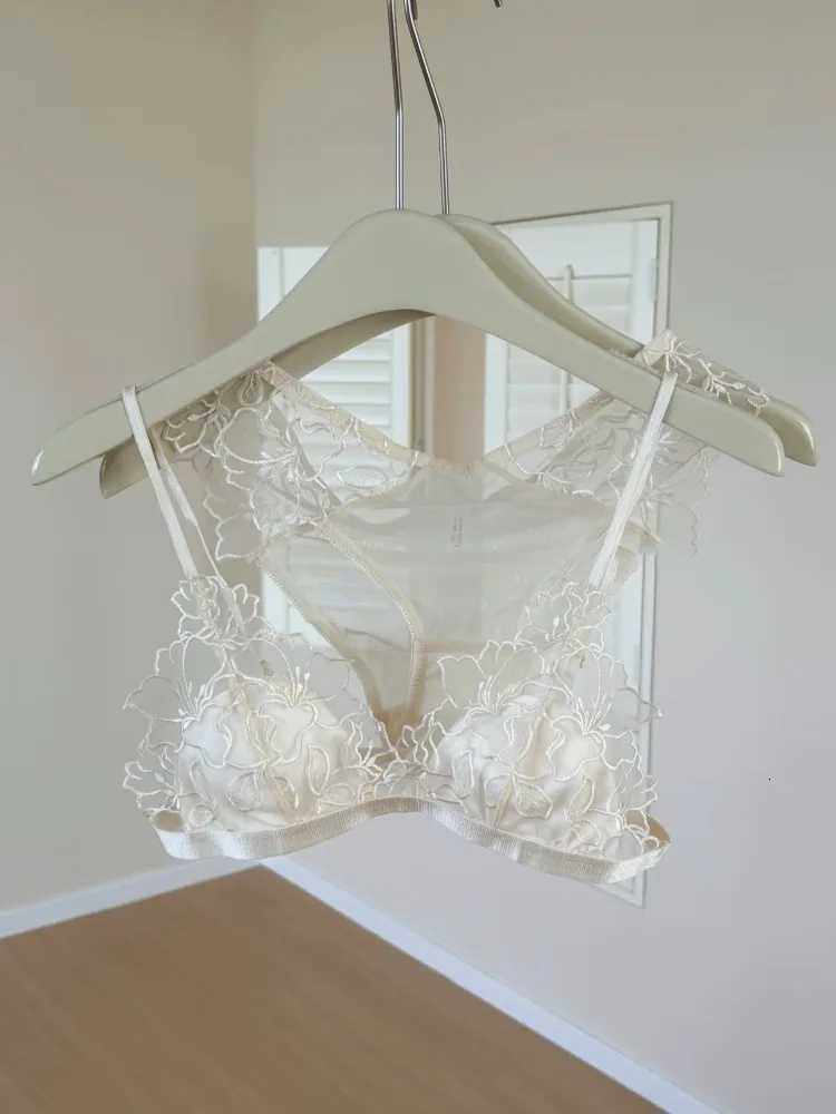 Elegant French Lace Bralette Wireless Triangle Cup No Underwire Thin Straps Small Bust Women Comfort Lingerie Set BANERDANNI Z260402