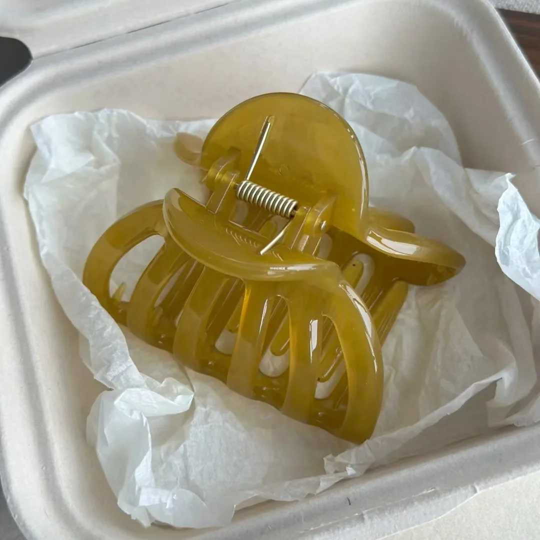 French Style Pumpkin Large Hair Claw Clips Geometry Hollow Hair clamp Classy Hairgrip Ponytail Clip hair Accessories For Women H260402