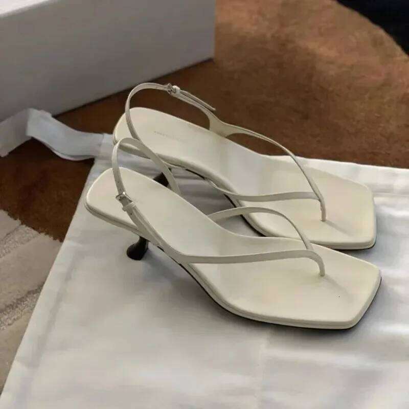 Retro Square Clip Toe Sandals Kitten Heel Back Strap Brown Solid Concise French Style Sexy Fashion Women Shoes Summer Casual