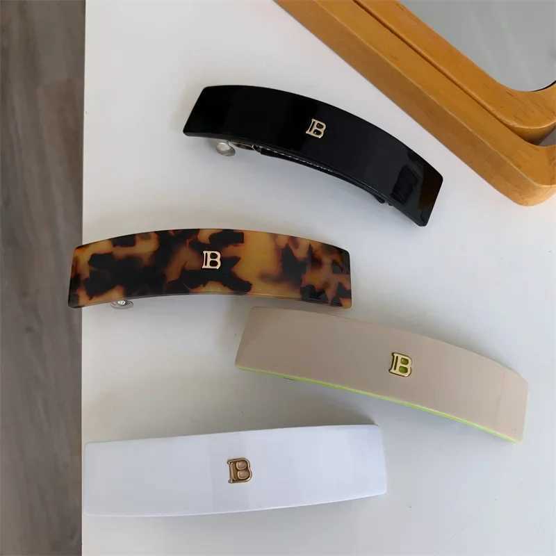 1pc Exquisite and minimalist letter gold label hair clip with spring clip half tied ponytail hair clip shark clip for women H260402