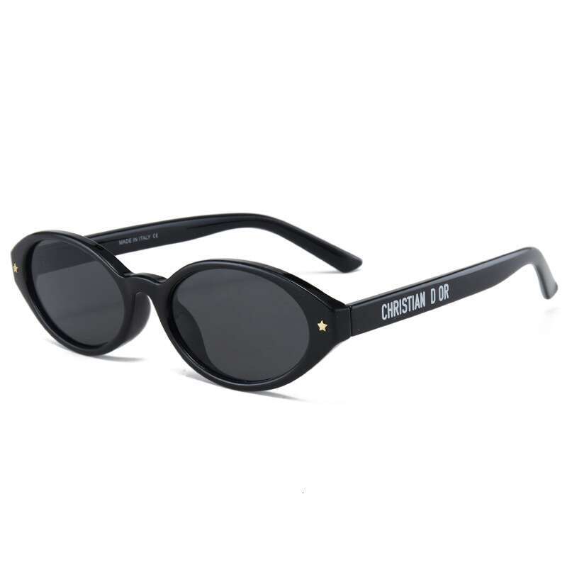 Designer Fashion Retro Oval Frame Men and Women Sunglasses Street Style Party Trendy Glasses