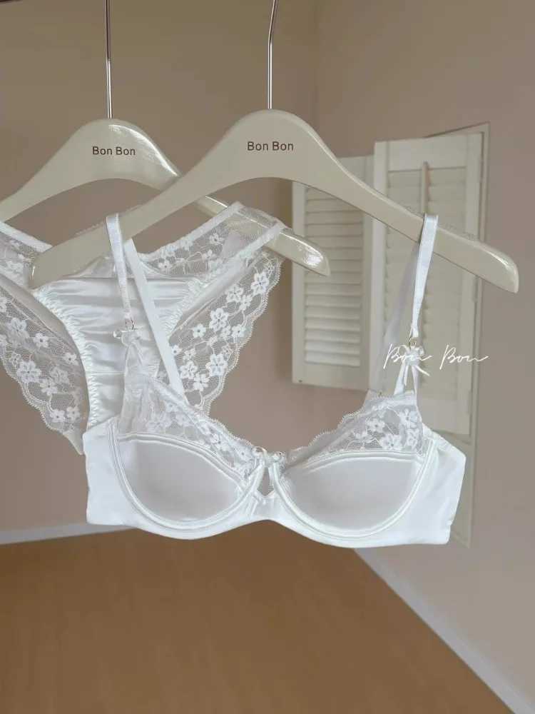 YUQI Early Spring Teen Girls Pure Desire Lingerie Set U-Back Soft Support Satin Stitch Lace Comfort Underwear Anti-Sag for Youth Z260402