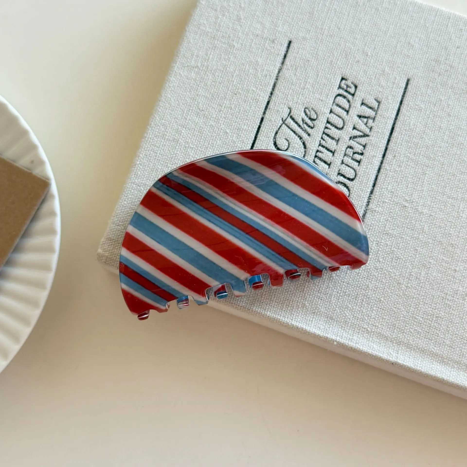 Blue Red Stripe Pattern Hair Claw Retro Irregular Design Acrylic Hair Claw Festive Atmosphere Clips Hair Accessories for Women H260402