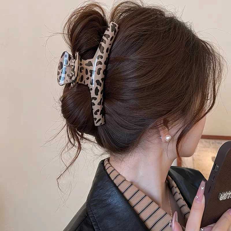 AWAYTR Ladies Sweet Leopard Bow Hair Claw Back Head Clamp Clip Shark Clip Ponytail Hair Accessories Acrylic Hair Clips Hairpins H260402