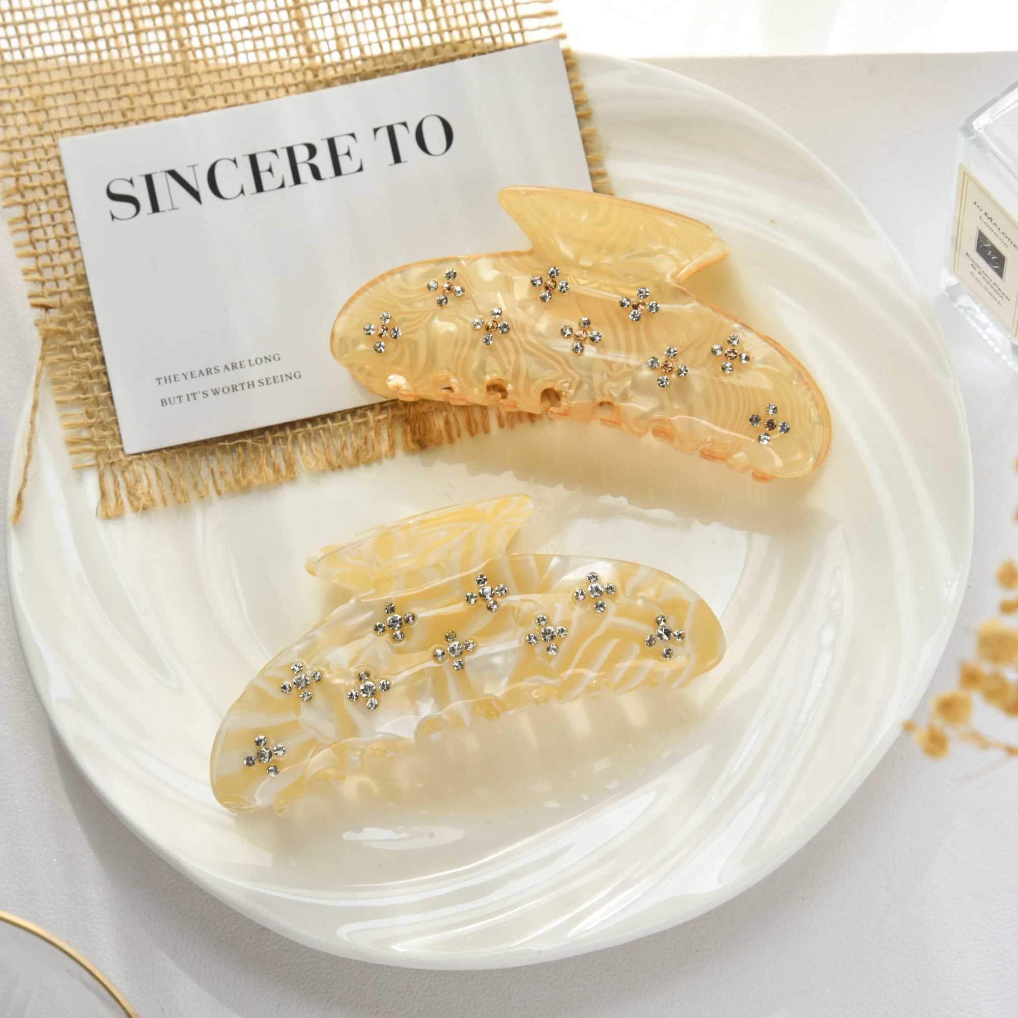 DuoShang French Sweet Rhinestone Hair Claw Acrylic Claw Clips Valentines Day Gift Crab Hair Clips for Women Hair Accessories H260402