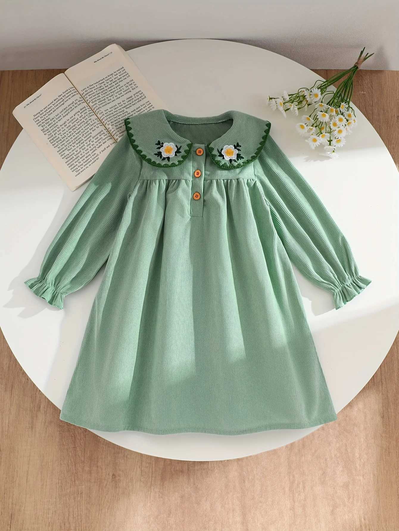 Girls dress autumn solid color corduroy long sleeved doll collar embroidered sweet and cute style suitable for travel H260402