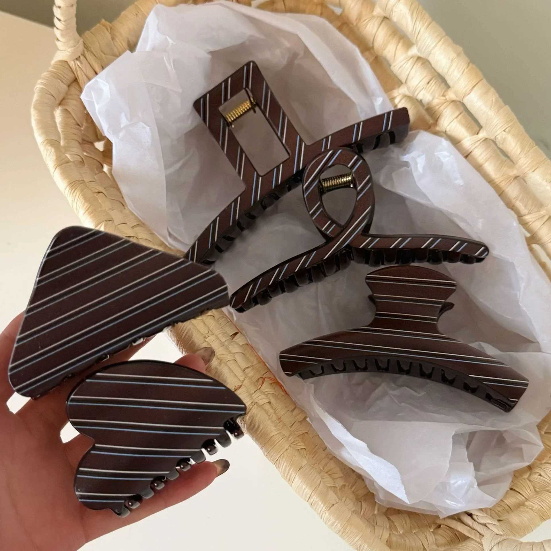 NEW Maillard Style Coffee Striped Hair Claw Classic Retro Claw Clips Autumn Winter Hair Clips Hair Accessories for Women Girls H260402